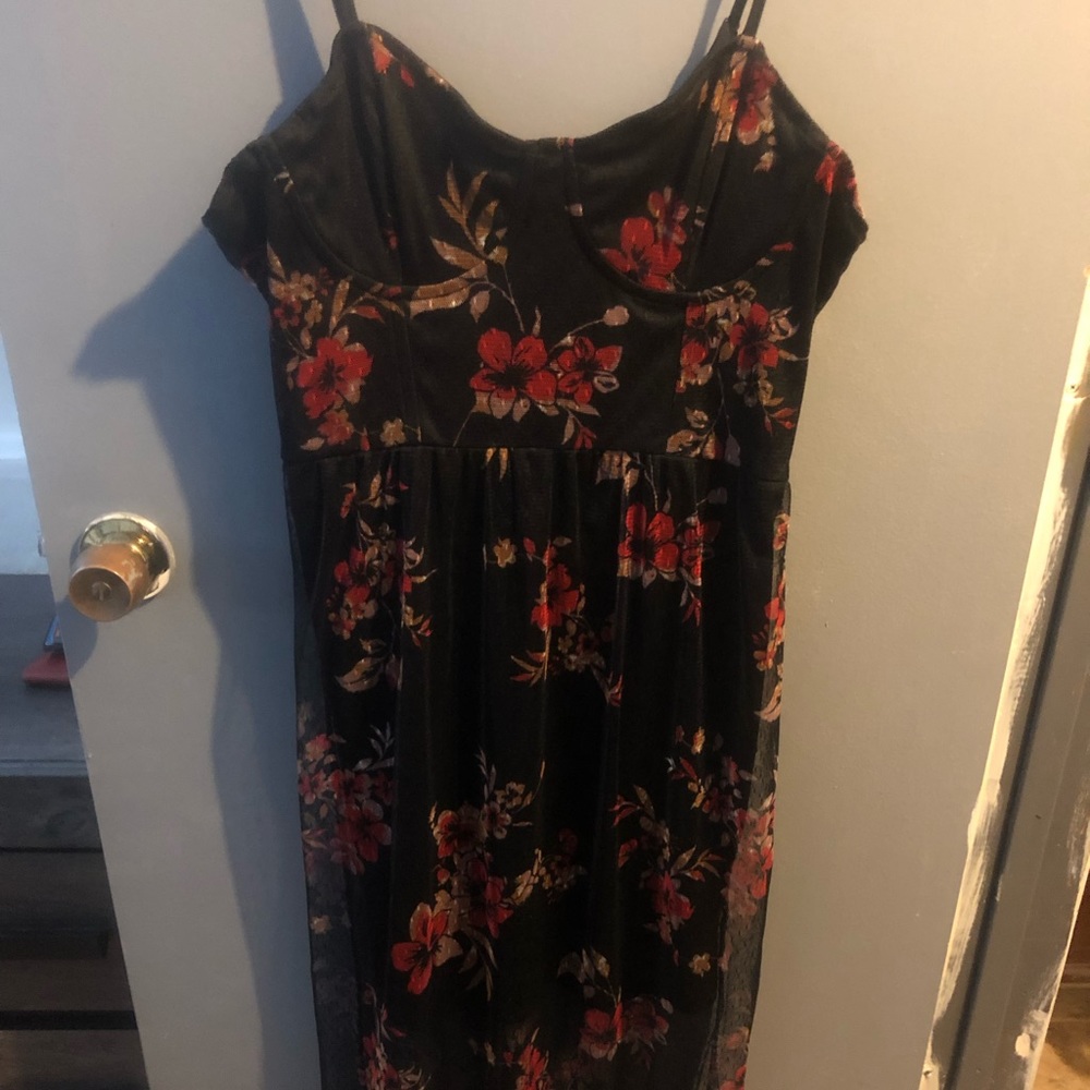 Brand new never worn Guess dress w/ tags!